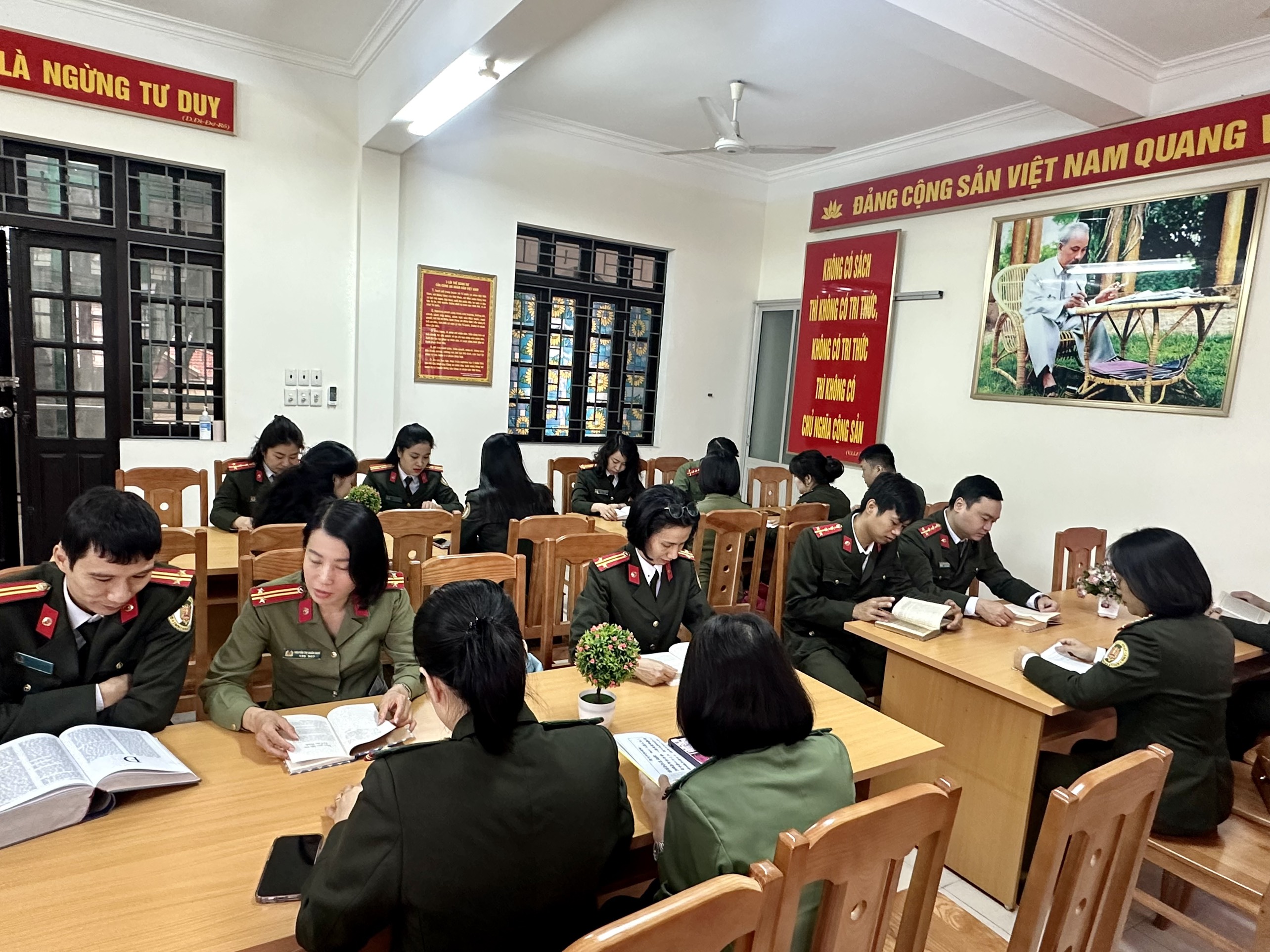 Tổ chức Tuần lễ đọc trong Công an thành phố